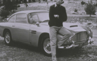 el-aston-martin-que-james-bond-conducia-en-goldeneye-sale-a-subasta