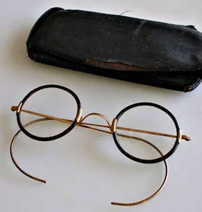 Subastan-lentes-usados-por-Gandhi-7-millones-de-pesos-2